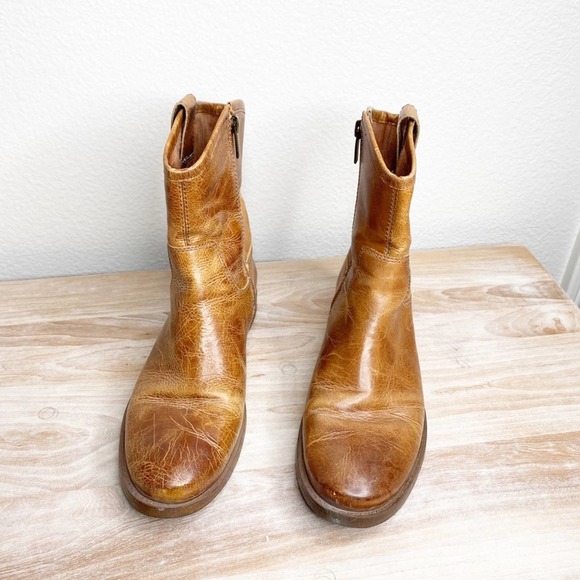 vince camuto brown leather distressed boots made in brazel size 8 - Picture 3 of 9
